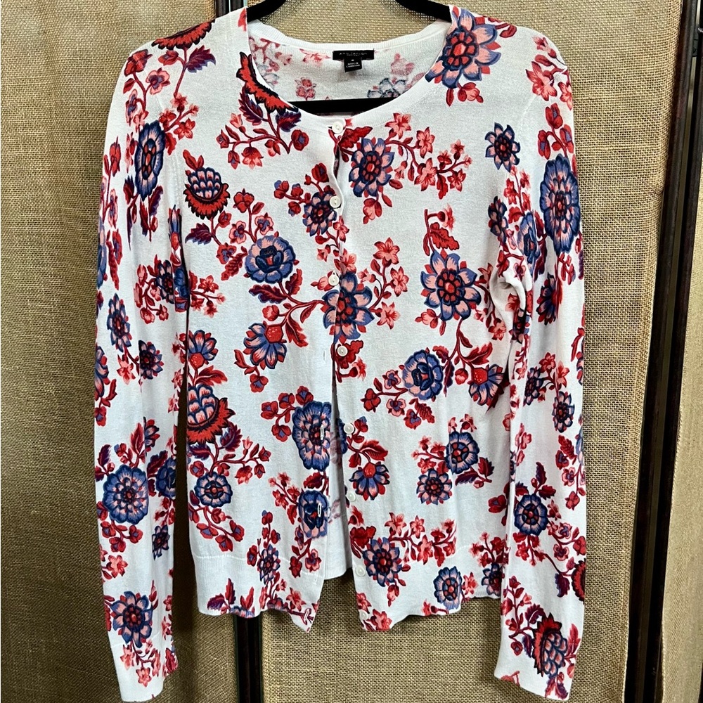 Ann Taylor Factory Lightweight Floral Button Cardigan Sz M